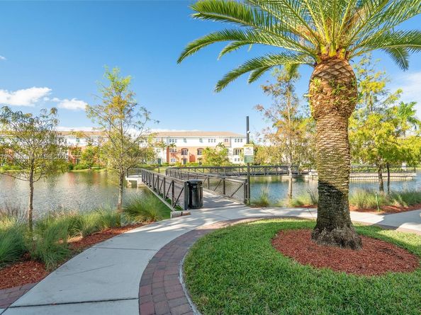 278 SW 7th Ct, Pompano Beach FL 33060
