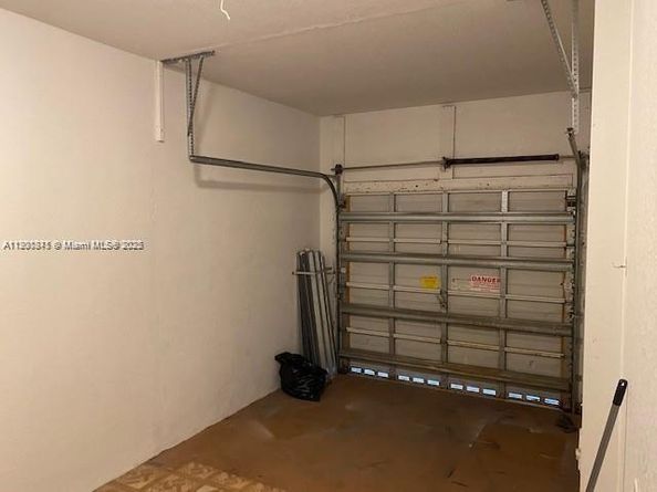 8706 NW 38th Dr, Coral Springs FL 33065