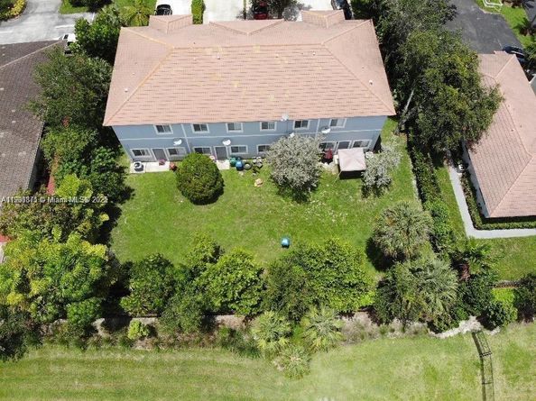 8706 NW 38th Dr, Coral Springs FL 33065