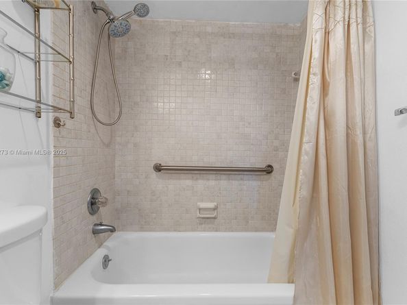 1000 Saint Charles Pl 319, Pembroke Pines FL 33026