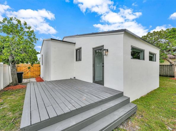 1918 Taft St, Hollywood FL 33020