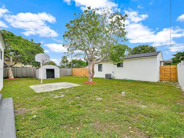 1918 Taft St, Hollywood FL 33020