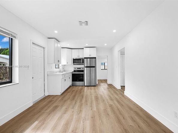 1918 Taft St, Hollywood FL 33020