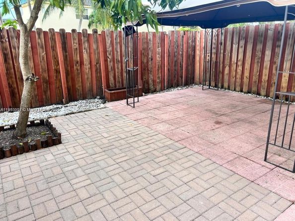4123 NE 24th St, Homestead FL 33033