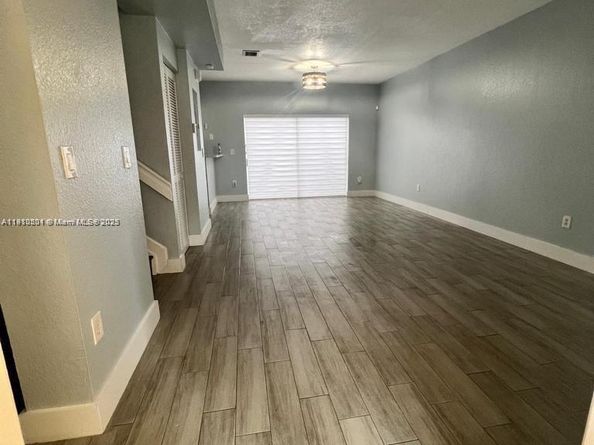 4123 NE 24th St, Homestead FL 33033