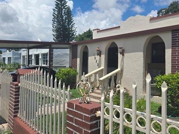 1853 NW 47th St, Miami FL 33142