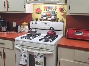1853 NW 47th St, Miami FL 33142