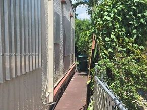 1853 NW 47th St, Miami FL 33142