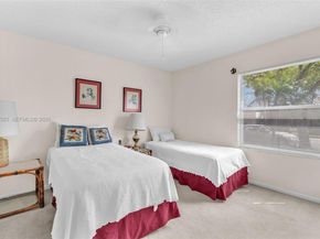 290 Landings Blvd, Weston FL 33327