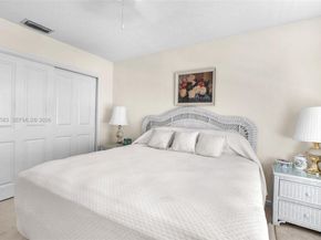 290 Landings Blvd, Weston FL 33327