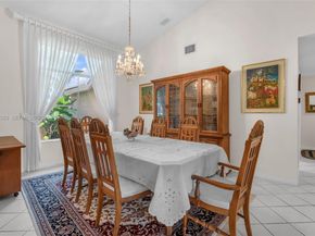 290 Landings Blvd, Weston FL 33327