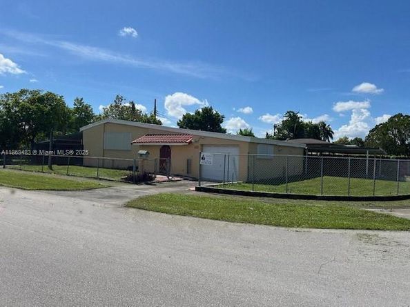 620 NW 182nd Ter, Miami Gardens FL 33169