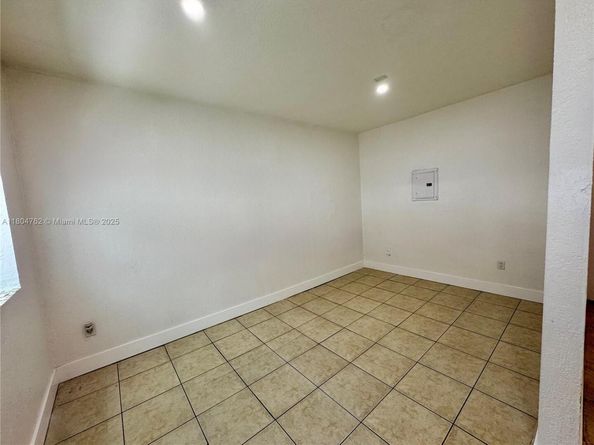 1021 NW 3rd St 106, Miami FL 33128