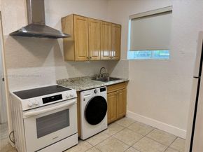 1021 NW 3rd St 106, Miami FL 33128