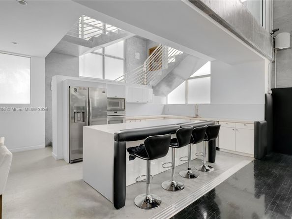 980 W 48th St, Miami Beach FL 33140
