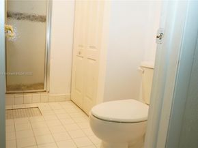 4215 N University Dr 301, Sunrise FL 33351
