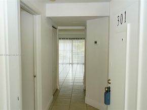 4215 N University Dr 301, Sunrise FL 33351