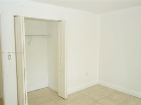 4215 N University Dr 301, Sunrise FL 33351