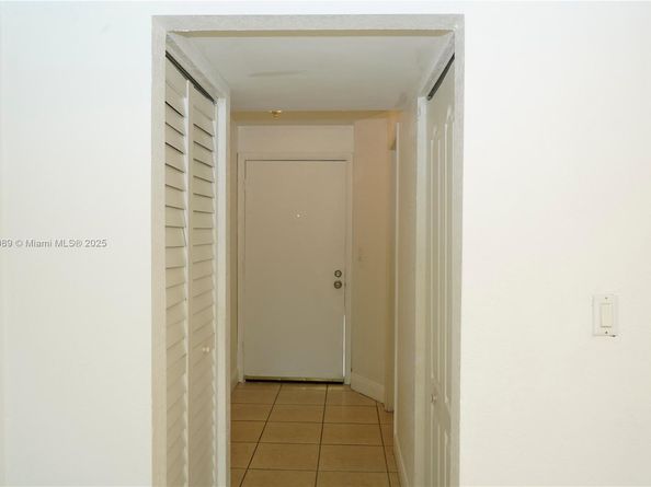 4215 N University Dr 301, Sunrise FL 33351