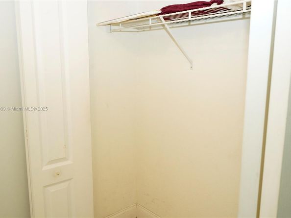 4215 N University Dr 301, Sunrise FL 33351