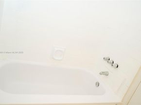 4215 N University Dr 301, Sunrise FL 33351