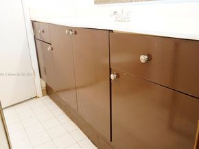 4215 N University Dr 301, Sunrise FL 33351