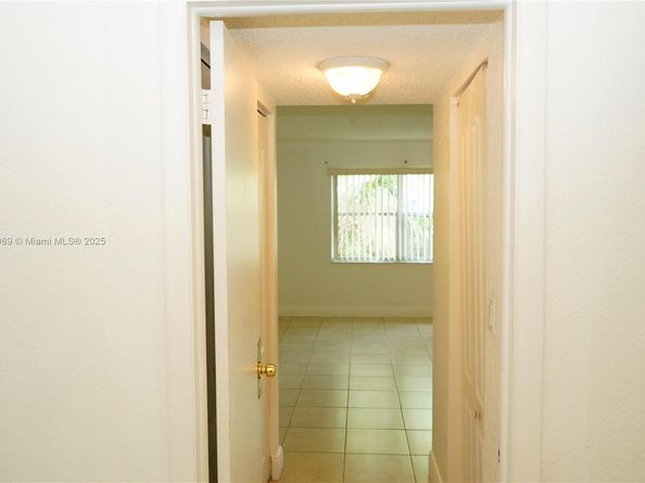 4215 N University Dr 301, Sunrise FL 33351