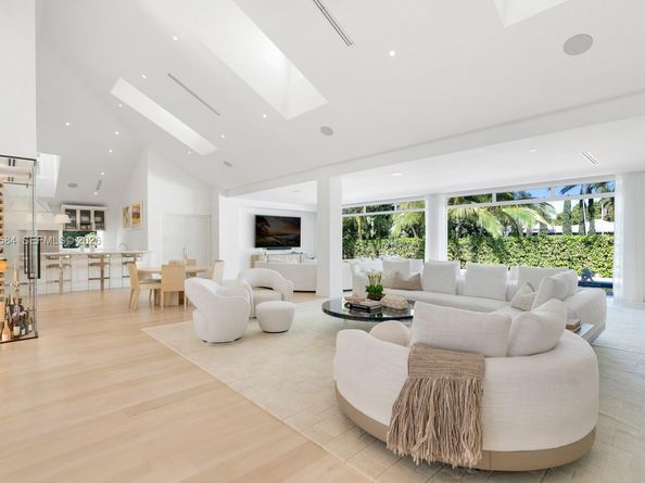 761 Buttonwood Ln, Miami FL 33137