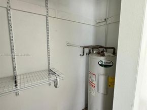 890 NW 55th St, Miami FL 33127