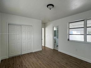 890 NW 55th St, Miami FL 33127