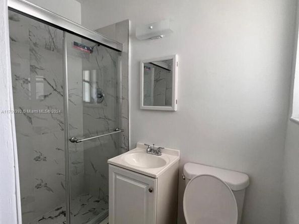 890 NW 55th St, Miami FL 33127
