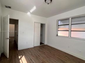 890 NW 55th St, Miami FL 33127