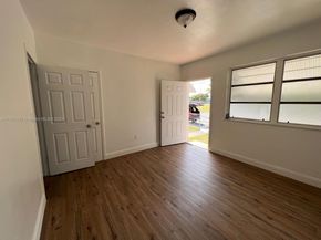 890 NW 55th St, Miami FL 33127