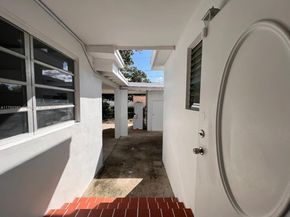 890 NW 55th St, Miami FL 33127