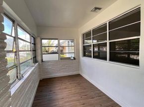 890 NW 55th St, Miami FL 33127