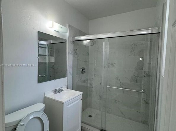 890 NW 55th St, Miami FL 33127