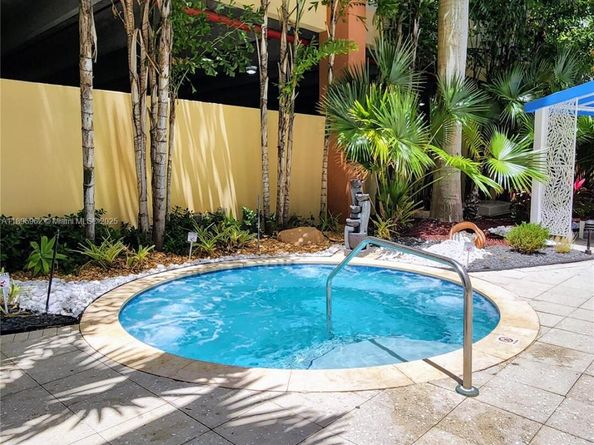 2775 NE 187th St 120, Aventura FL 33180