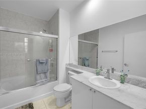 2775 NE 187th St 120, Aventura FL 33180