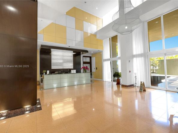 2775 NE 187th St 120, Aventura FL 33180
