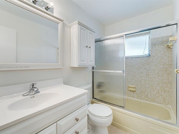 2970 NW 2nd Ave, Pompano Beach FL 33064
