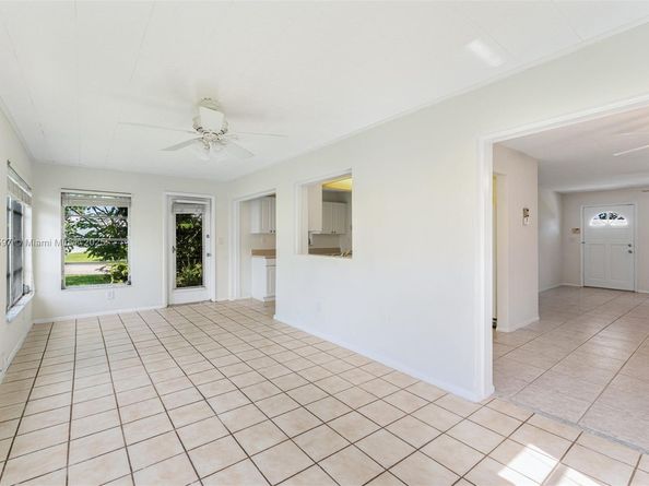 2970 NW 2nd Ave, Pompano Beach FL 33064