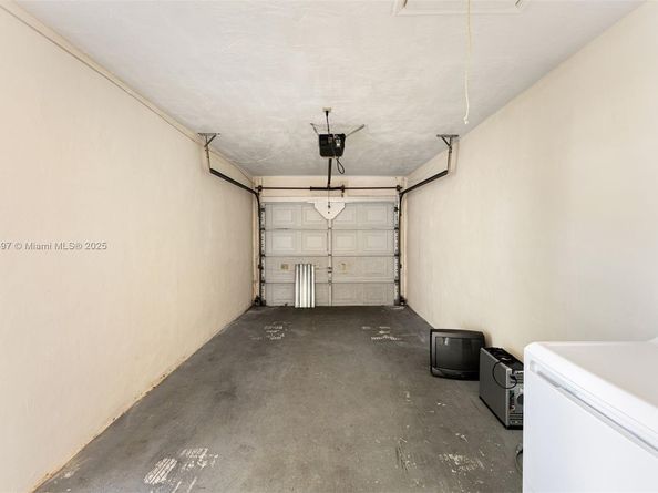 2970 NW 2nd Ave, Pompano Beach FL 33064