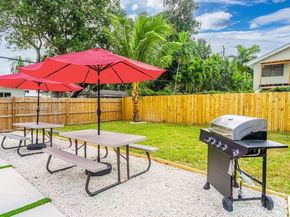 17621 NE 7th Ave, Miami FL 33162