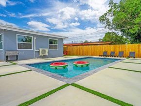 17621 NE 7th Ave, Miami FL 33162
