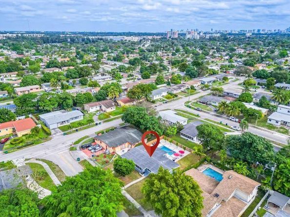 17621 NE 7th Ave, Miami FL 33162