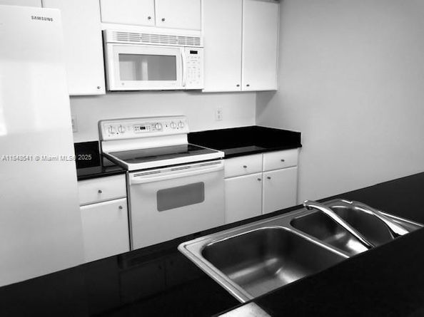 2475 Brickell Ave 2203, Miami FL 33129