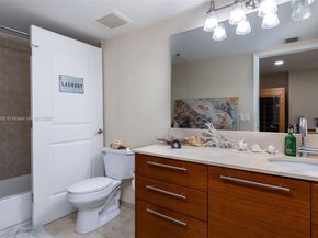 2681 N Flamingo Rd TH4S, Sunrise FL 33323