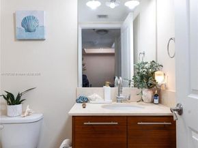 2681 N Flamingo Rd TH4S, Sunrise FL 33323