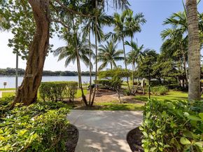 2681 N Flamingo Rd TH4S, Sunrise FL 33323