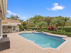 11021 NW 7th St, Plantation FL 33324